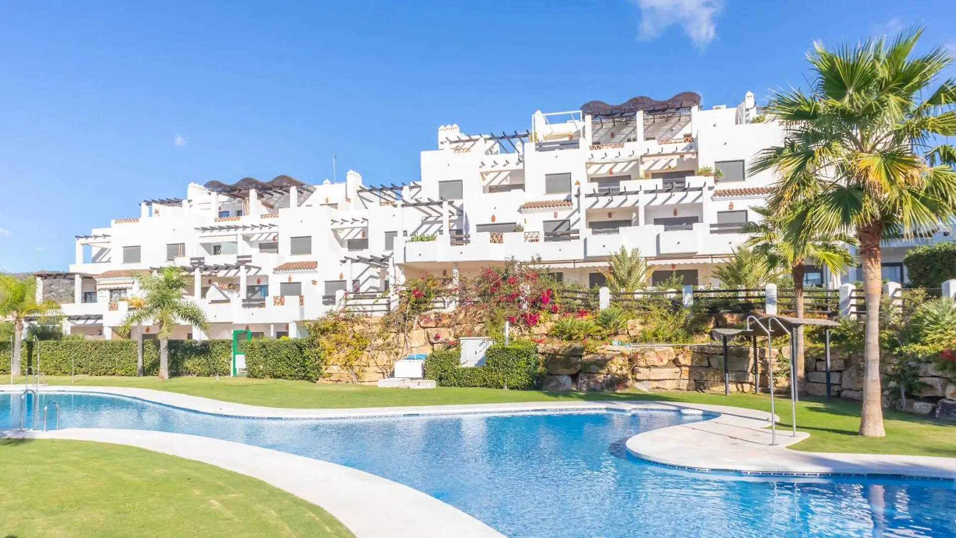 Sunset Luxury Penthouse - Happy Rentals Estepona
